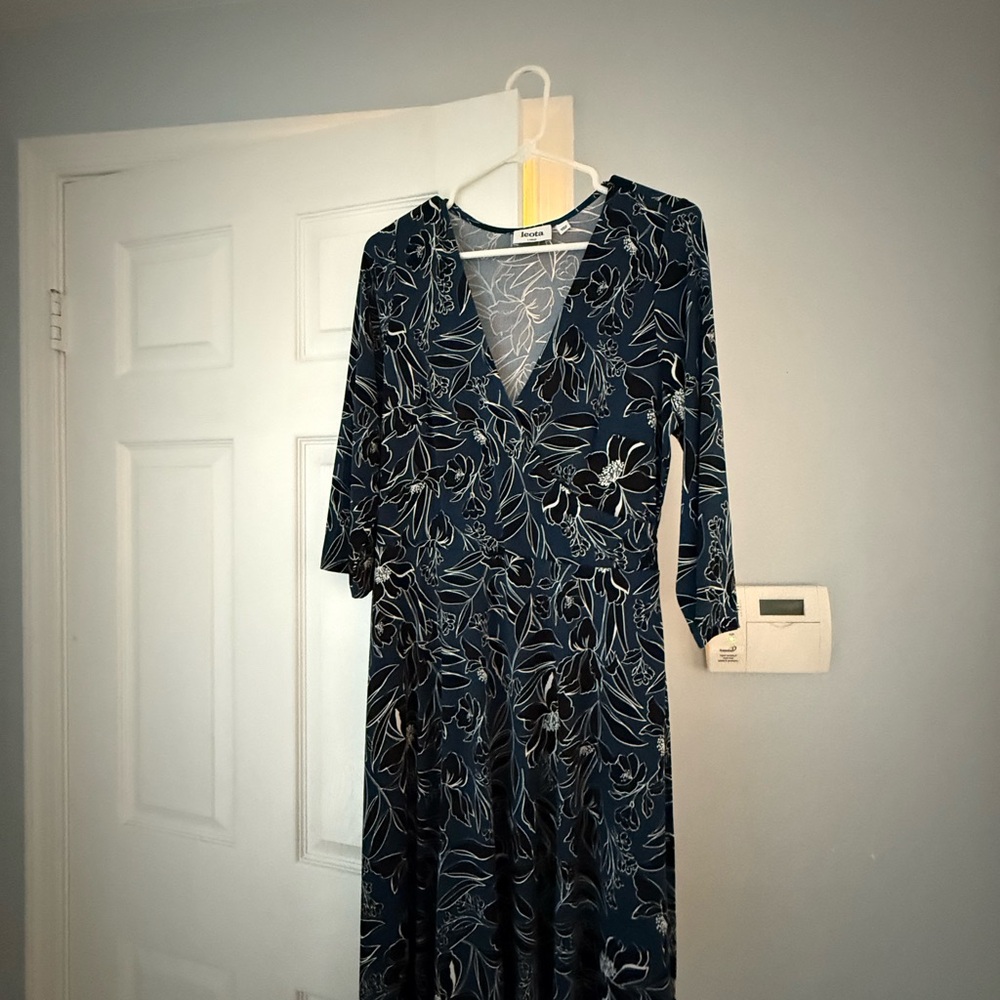 Leota Blue Fit and Flare V-Neck Dress